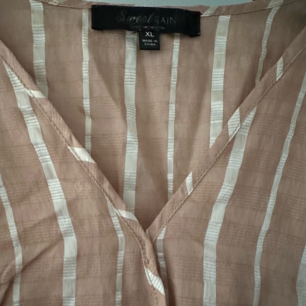 🌻Sweet Rain Raffled Hem Blouse - Picture 5 of 5